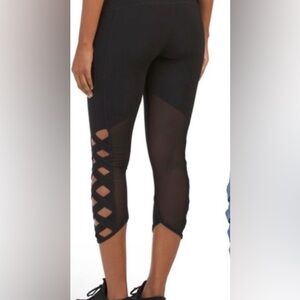 VOGO Athletics Women's Cropped Leggings